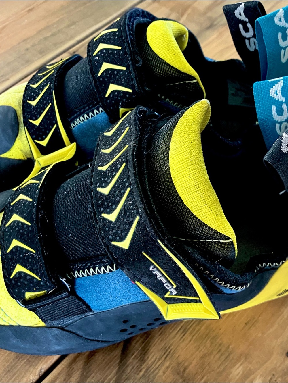 Scarpa Vapor V Black and Yellow Rock Climbing Shoes $229 RETAIL
